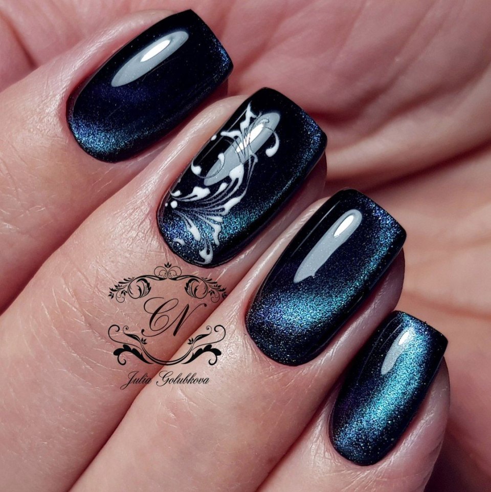 Маникюр кошачий глаз