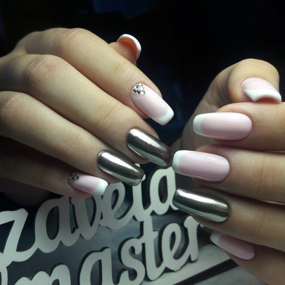 Маникюр френч с втиркой