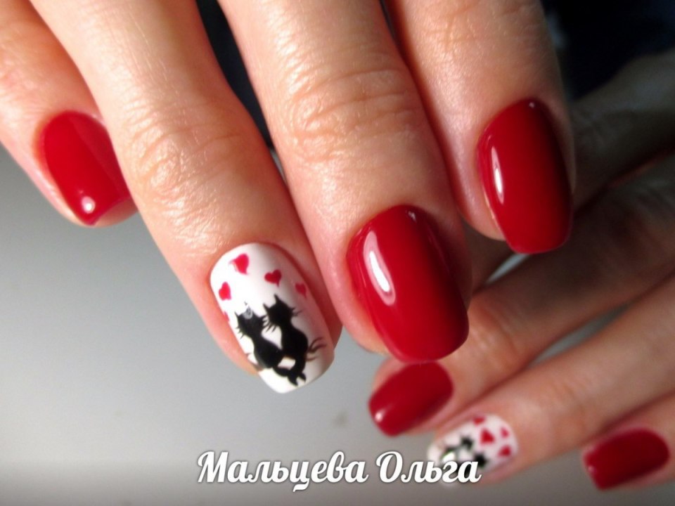 Маникюр красная кошка