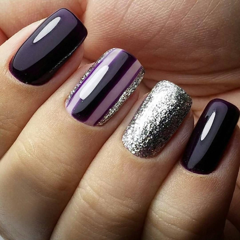 Мраморный маникюр сиреневый