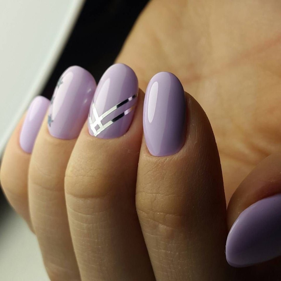 Сиреневый маникюр