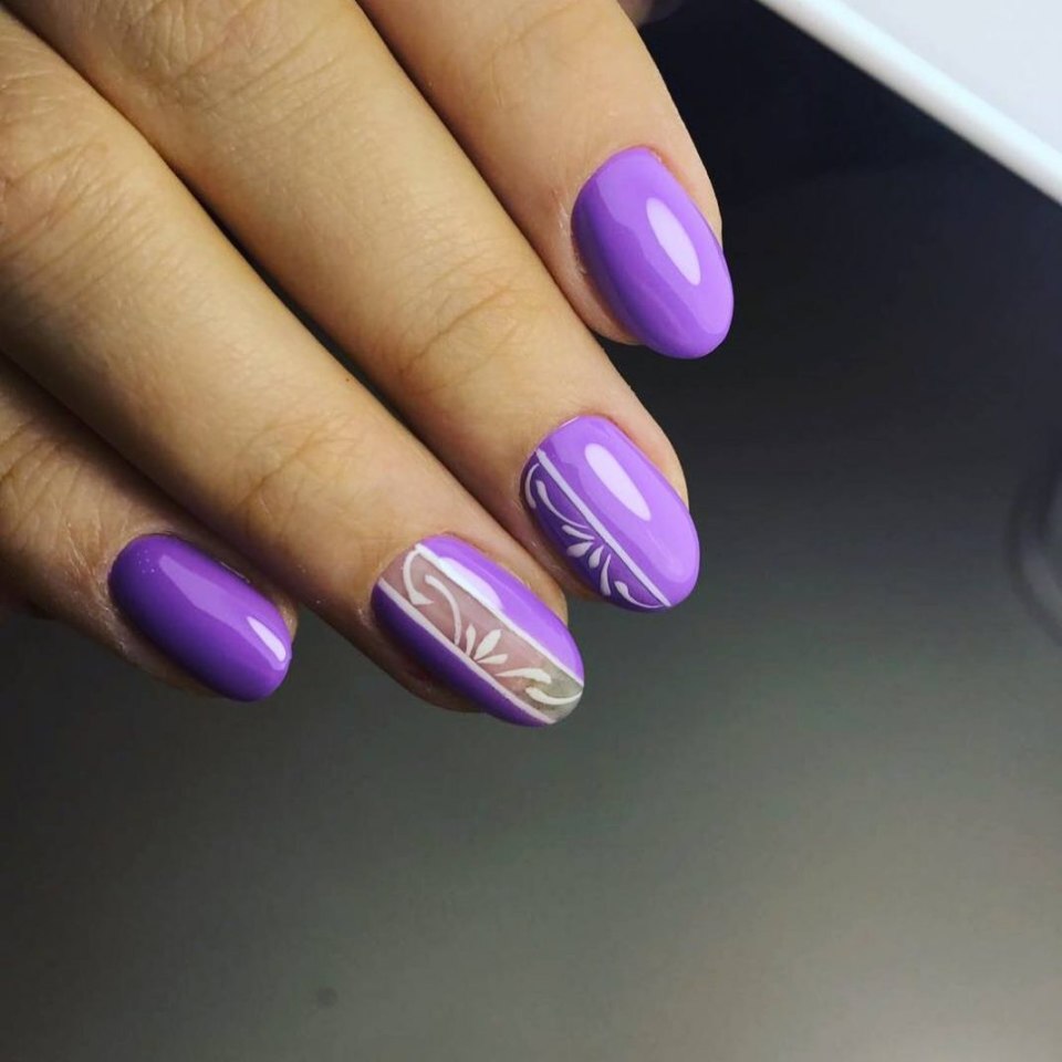 Лиловый маникюр