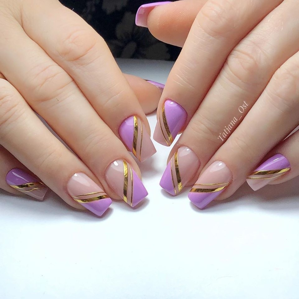 Красивый маникюр с полосками