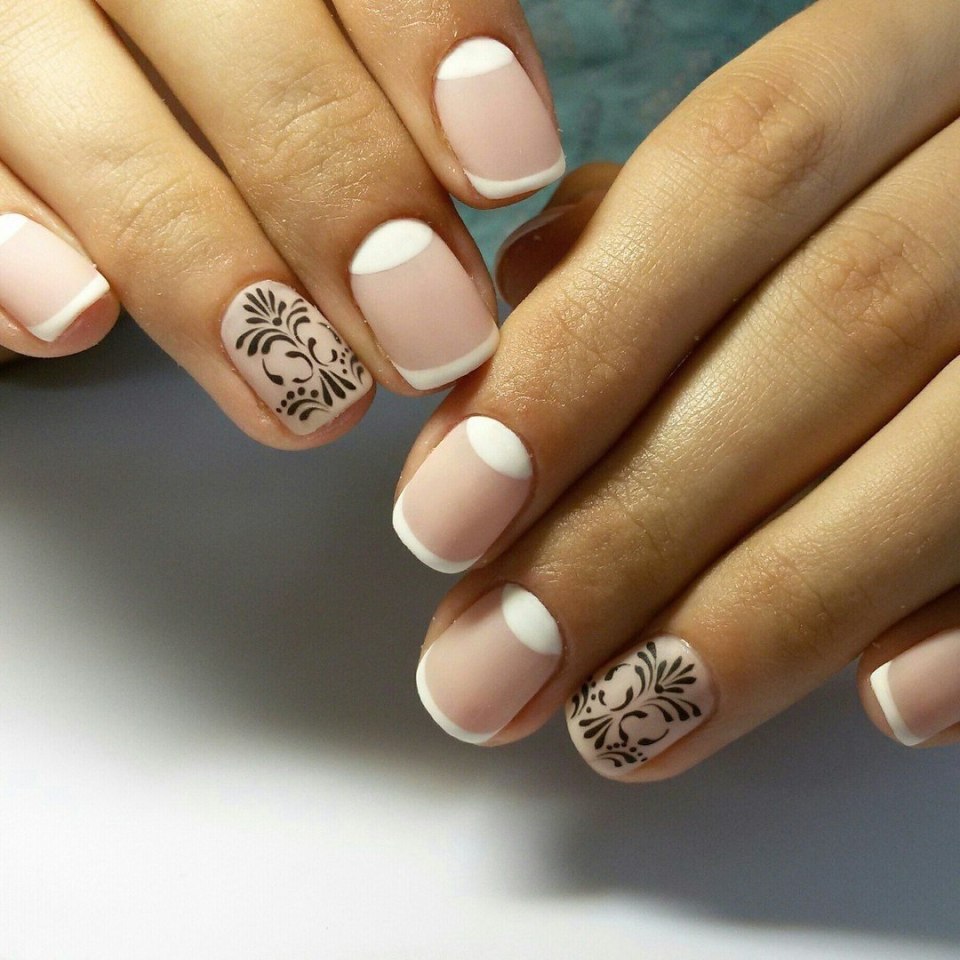 Матовый маникюр