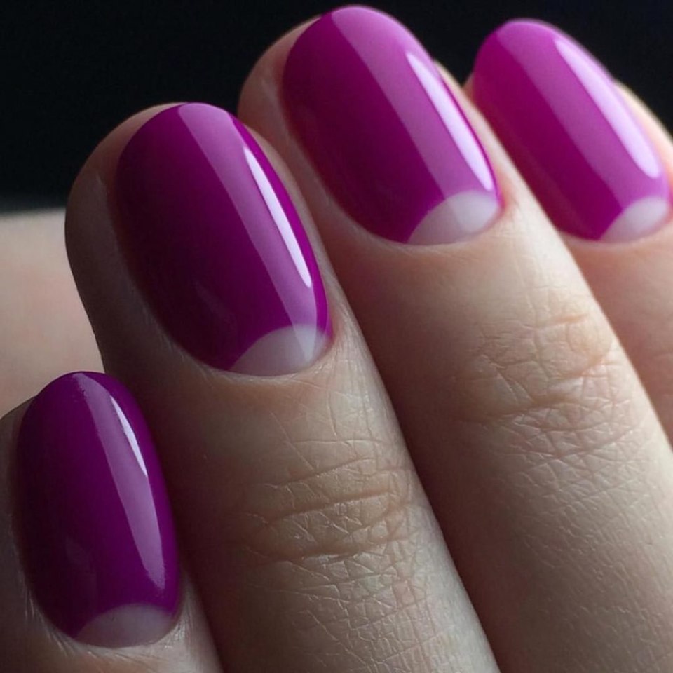 Маникюр с луной