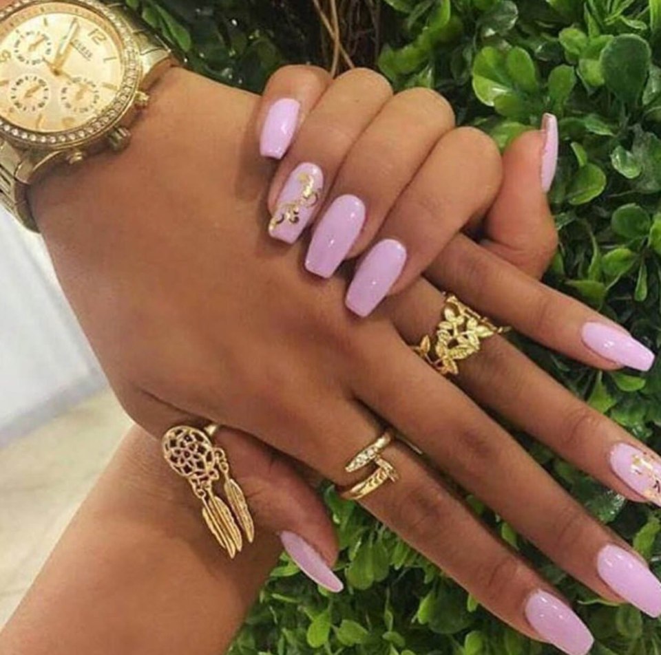 Шеллак на длинные ногти