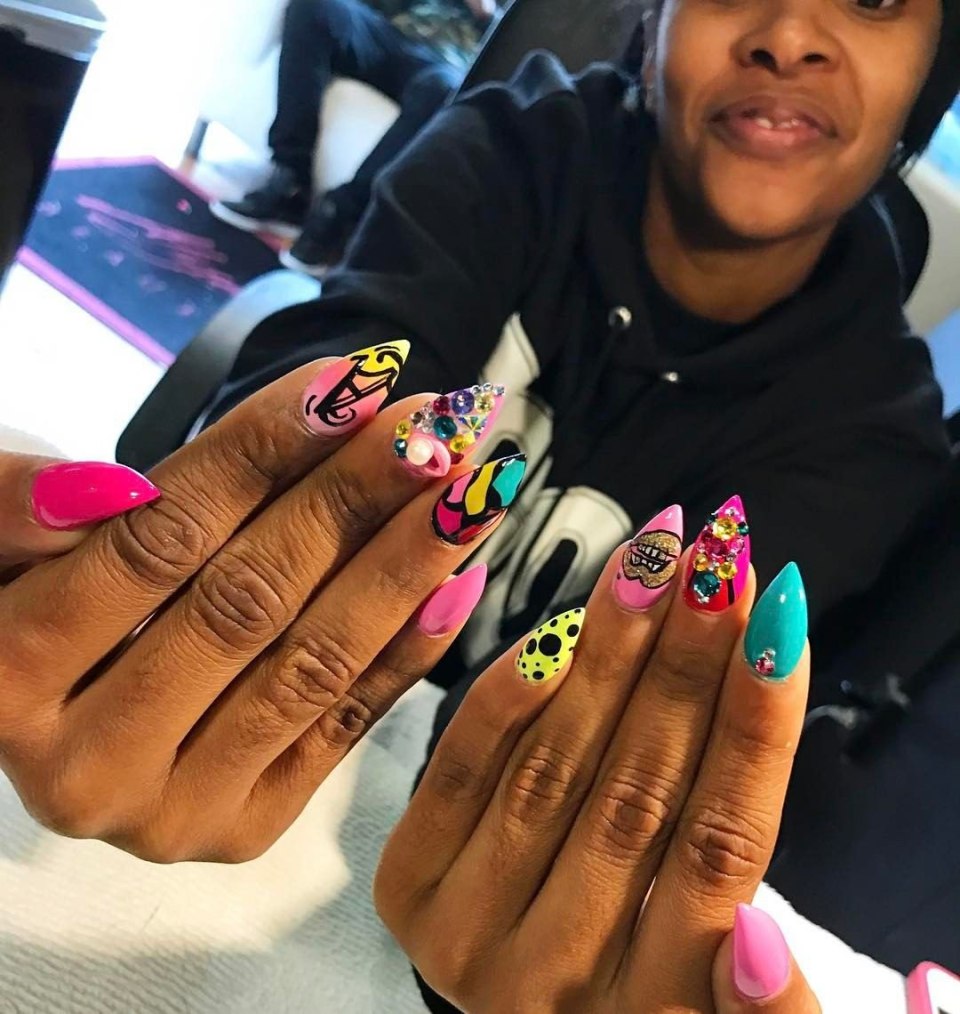 Яркий маникюр для подростков