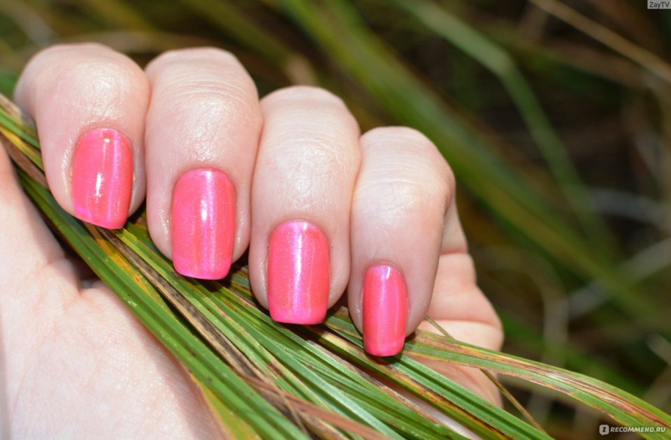 Маникюр кошачий глаз розовый