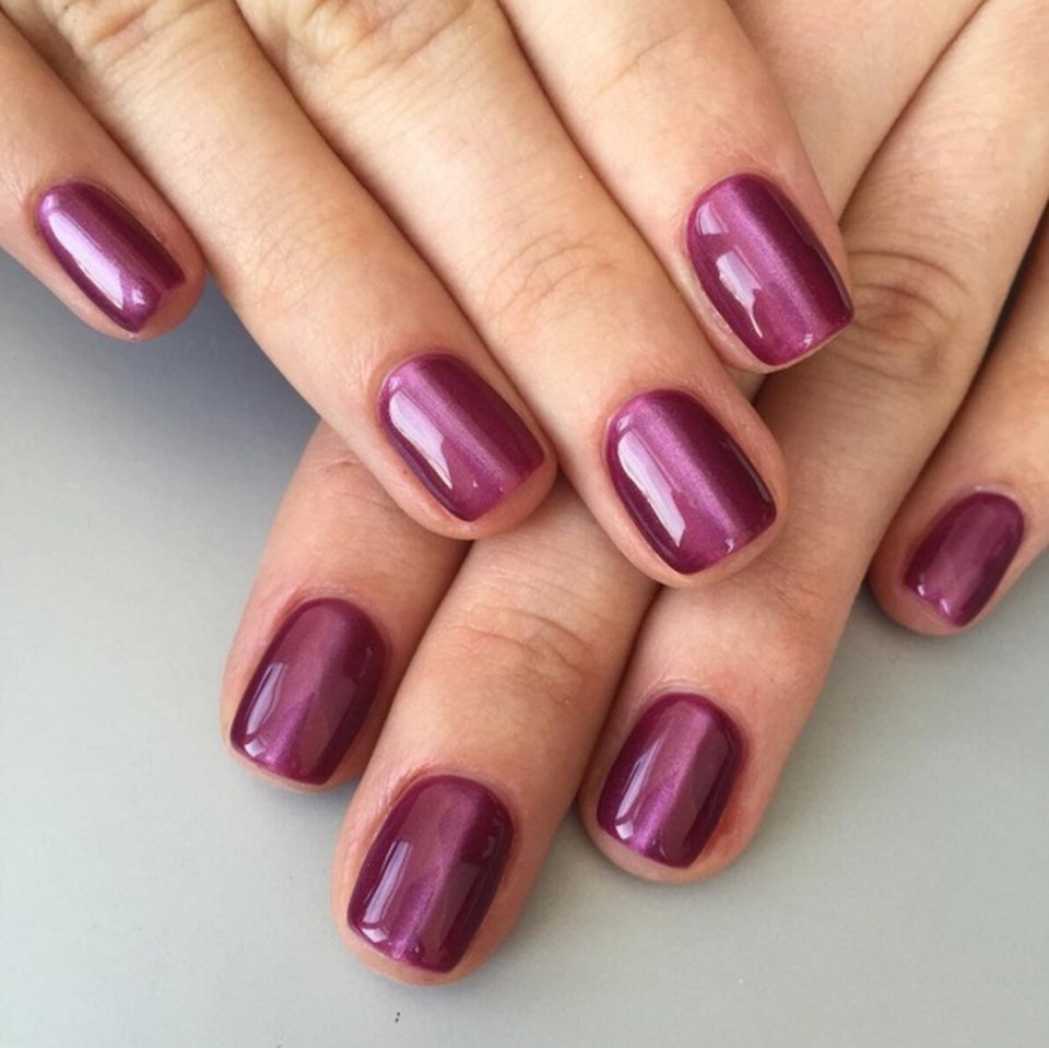 Маникюр кошачий глаз розовый