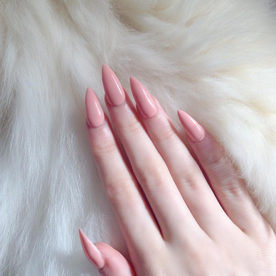 Маникюр кошачьи коготки