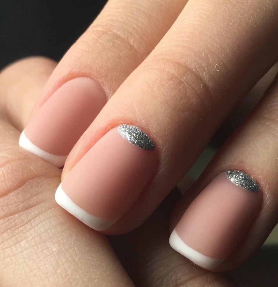 Маникюр с луной