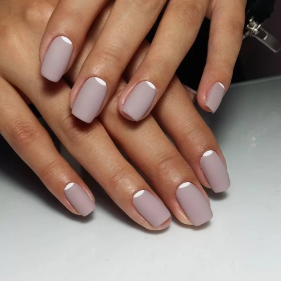 Маникюр с луной