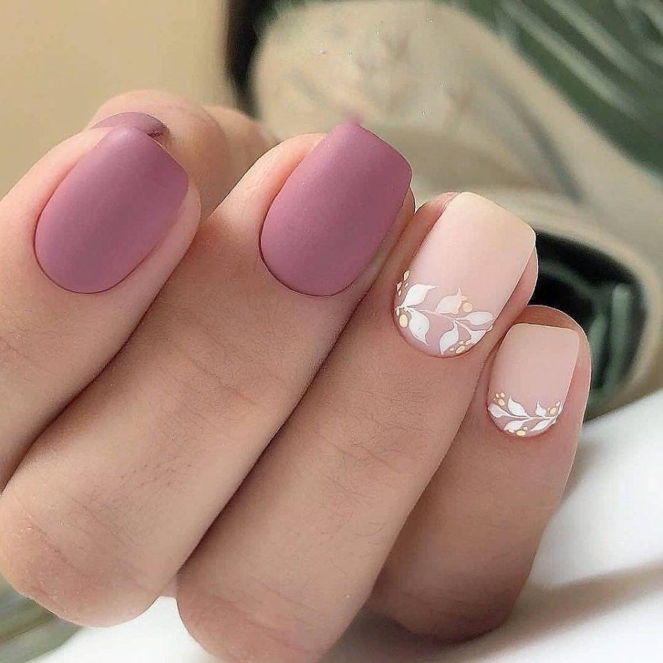 Маникюр квадратные ногти короткие темные