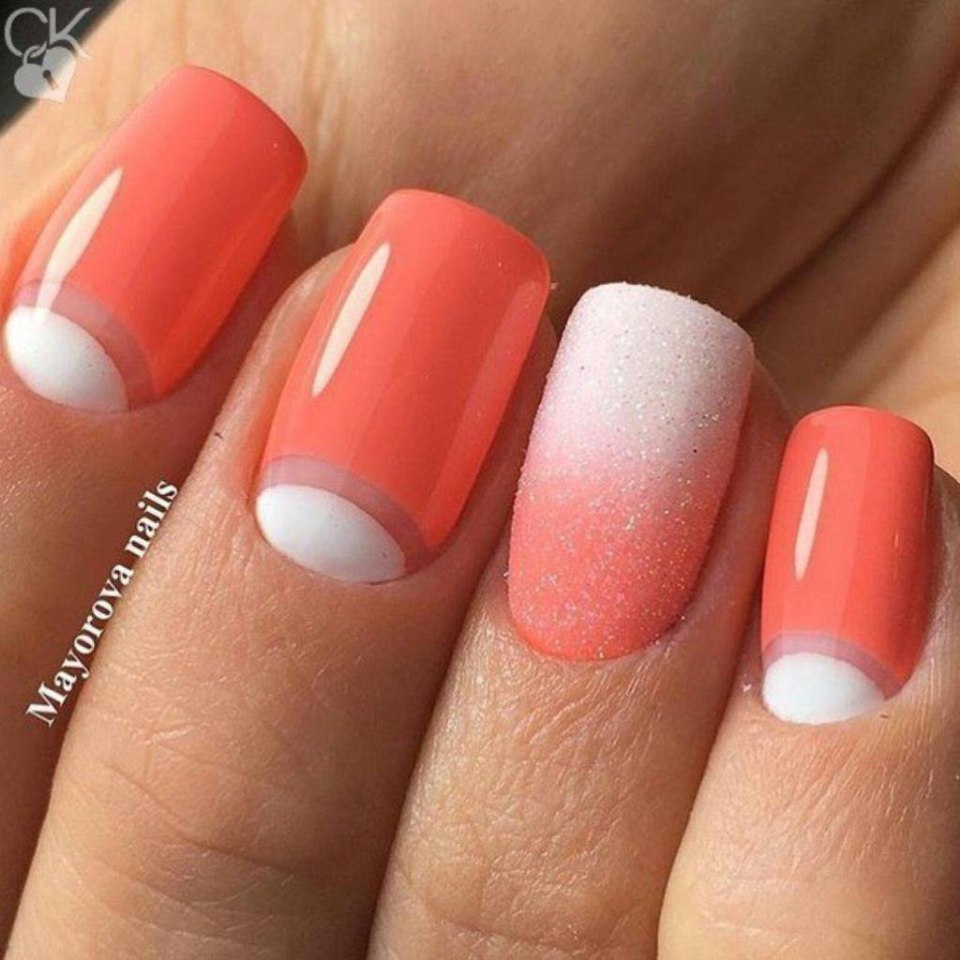 Лунный маникюр марсала