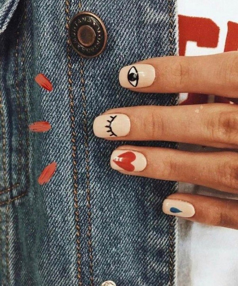 Глаз на ногтях