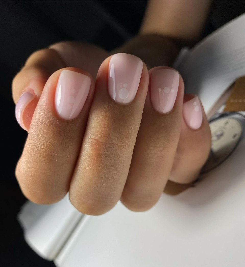 Красивый офисный маникюр 2020