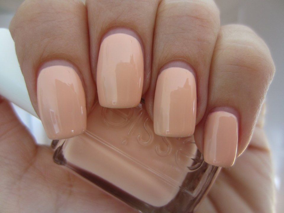 Бежевый лак