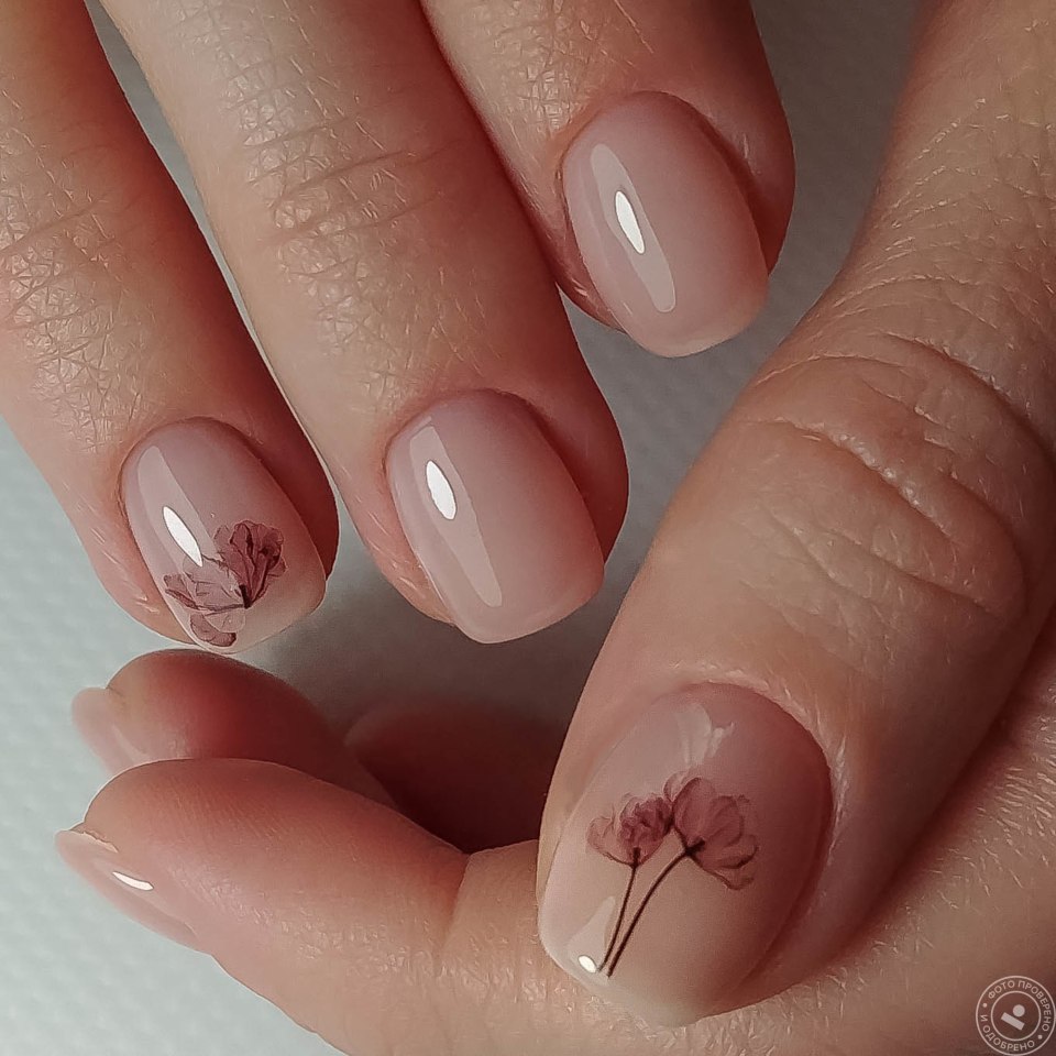 Маникюр скромный и красивый повседневный