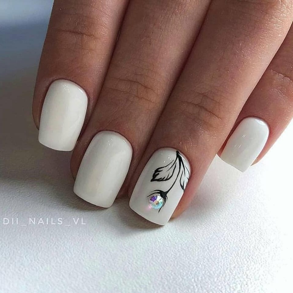 Маникюр 2018 в нюдовых тонах