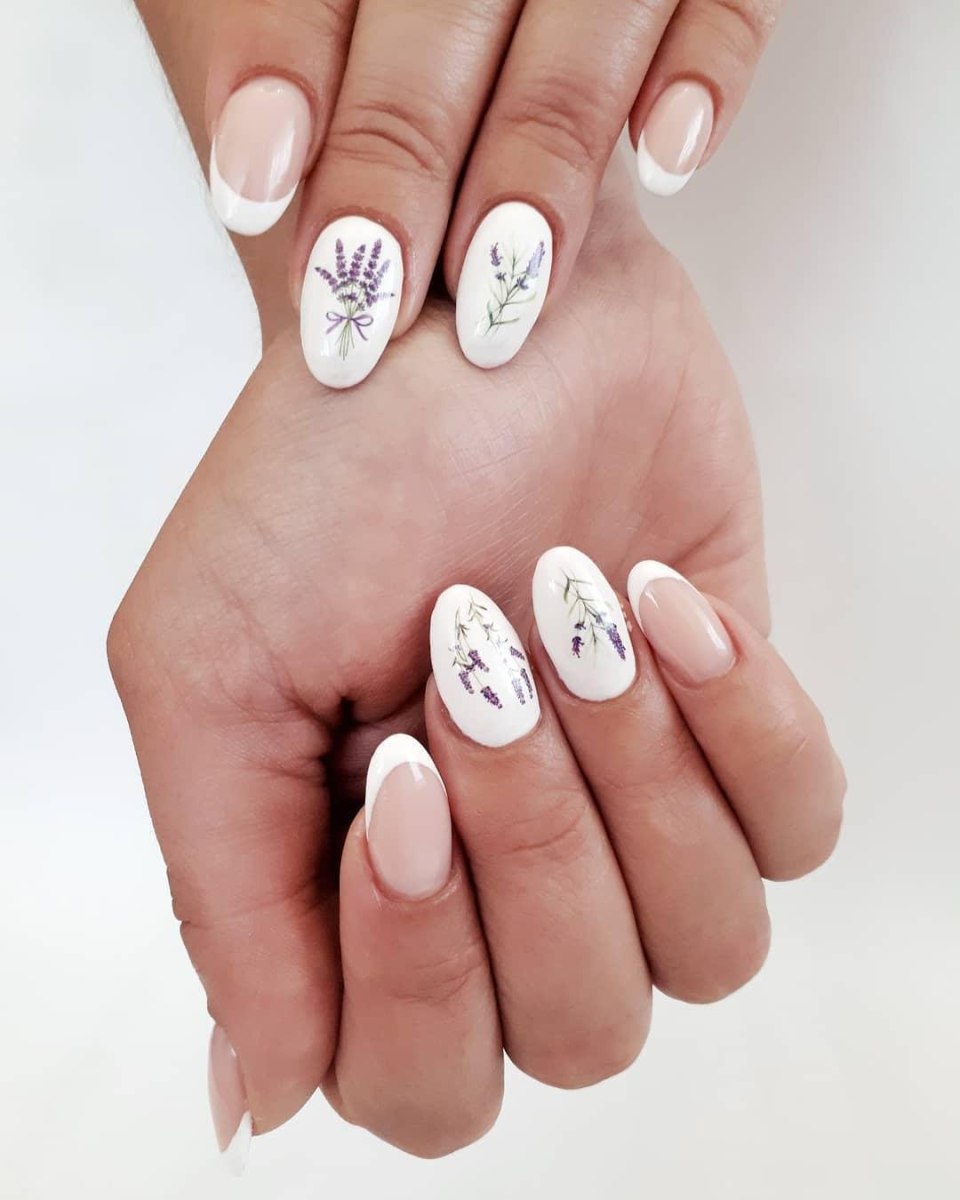 Весенний маникюр на короткие ногти белый