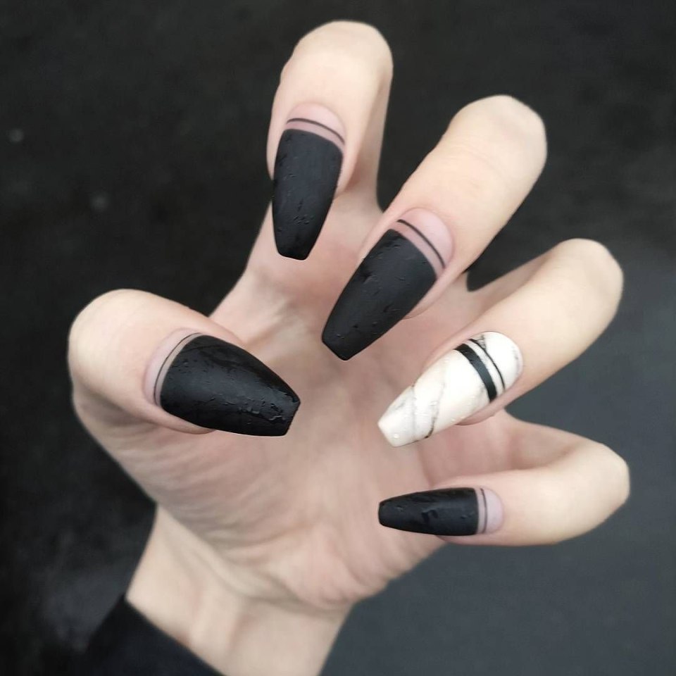 Ногти балерина черные