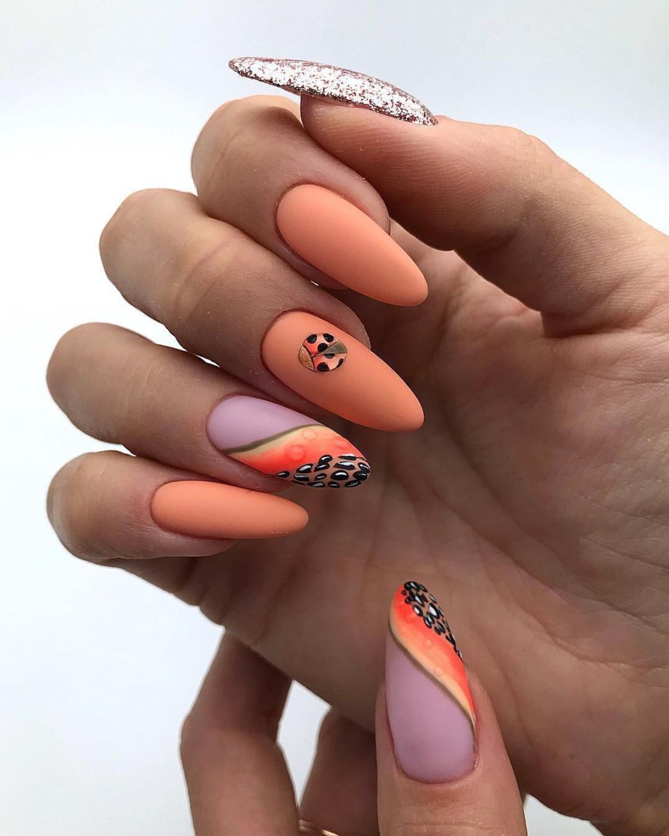 Жёлтый маникюр 2020