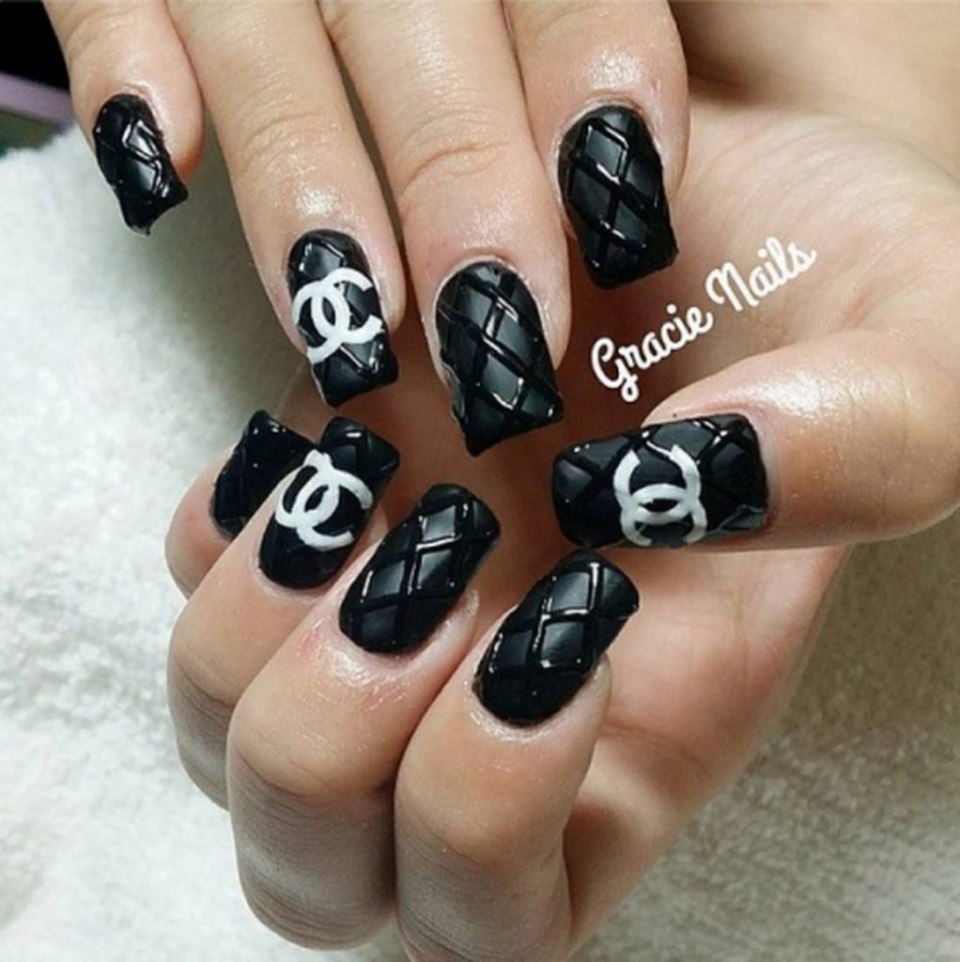 Маникюр Шанель