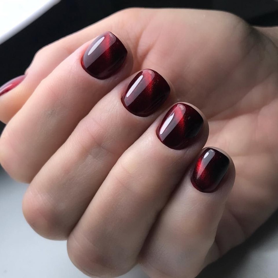 Маникюр кошачий глаз розовый