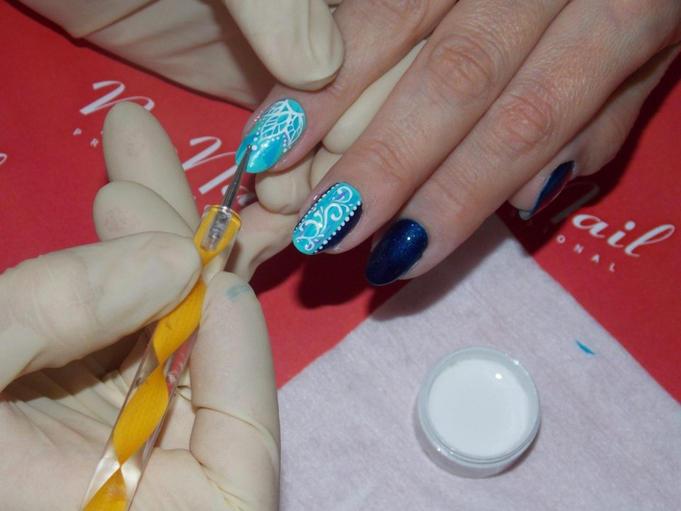 Маникюр с акриловой пудрой