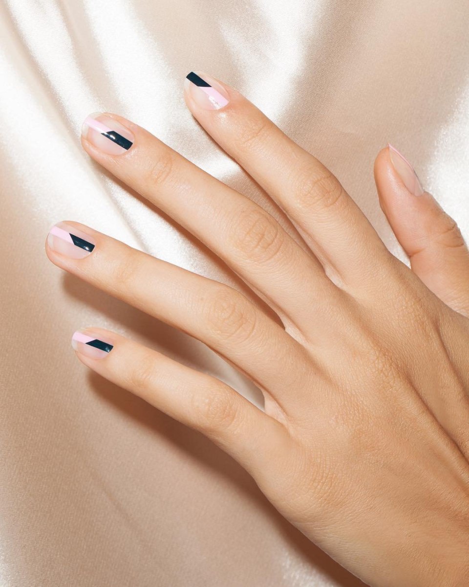 Неброский маникюр