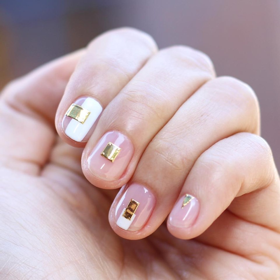 Прозрачные ногти короткие