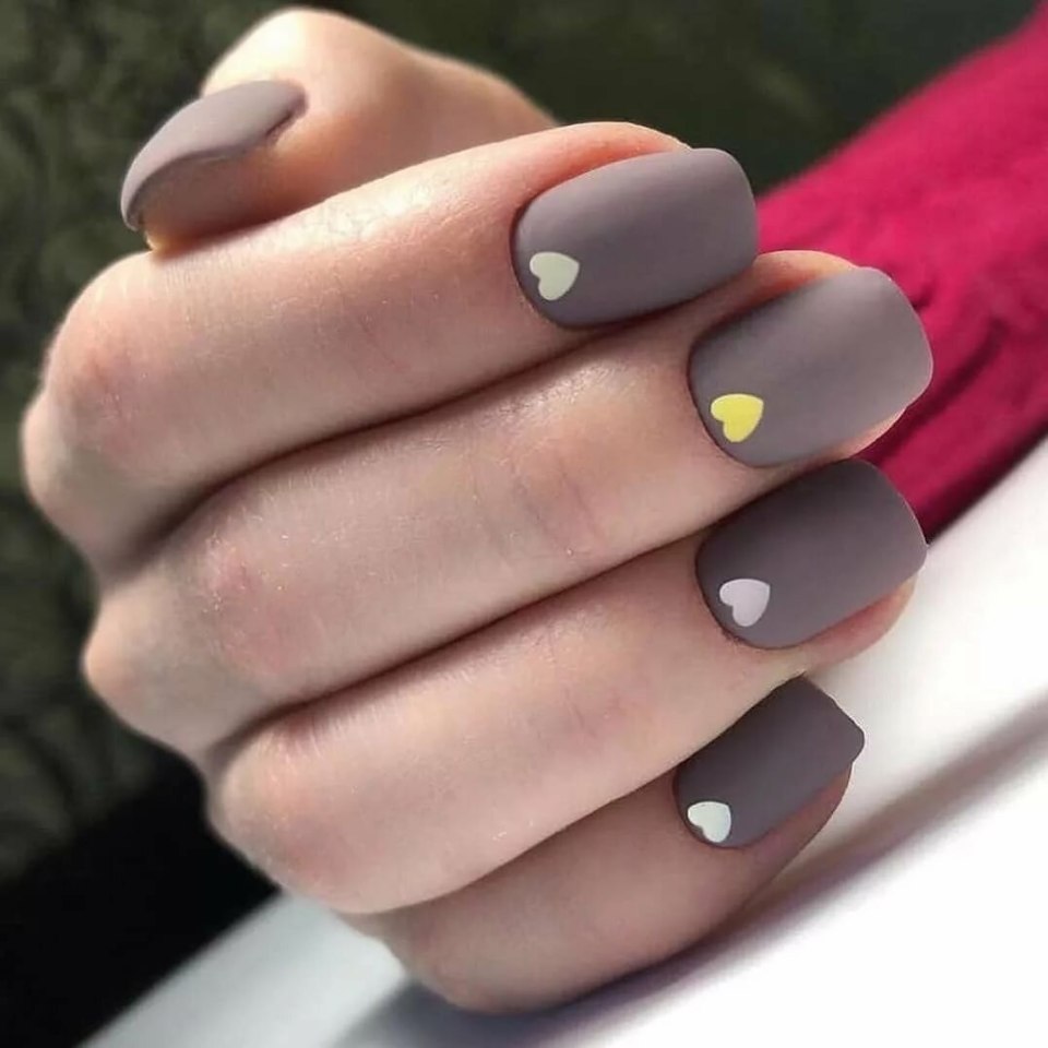 Маникюр однотонный матовый