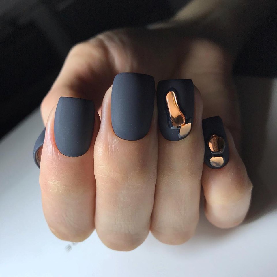 Осенний маникюр матовый