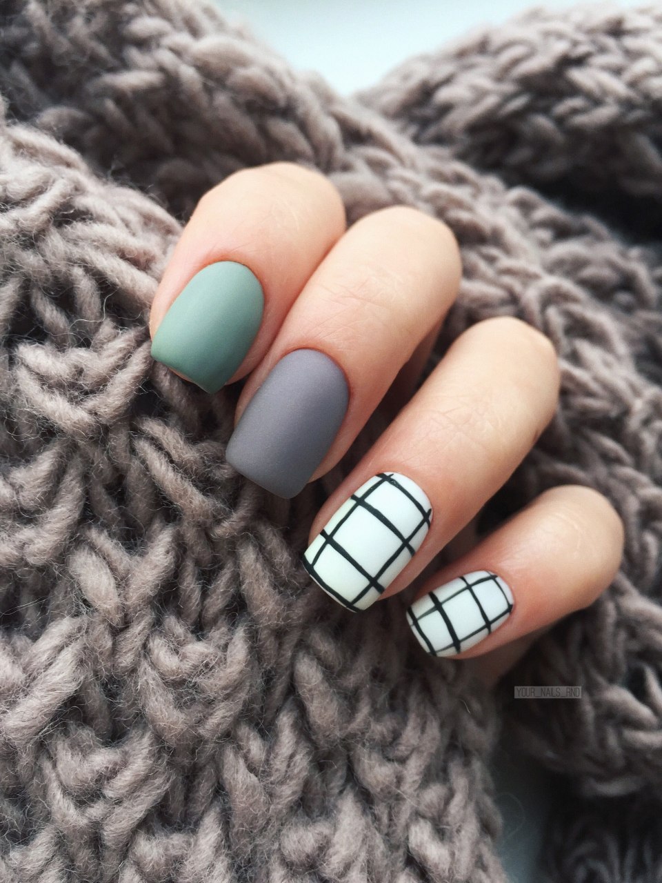 Маникюр на короткиеовый ногти мат