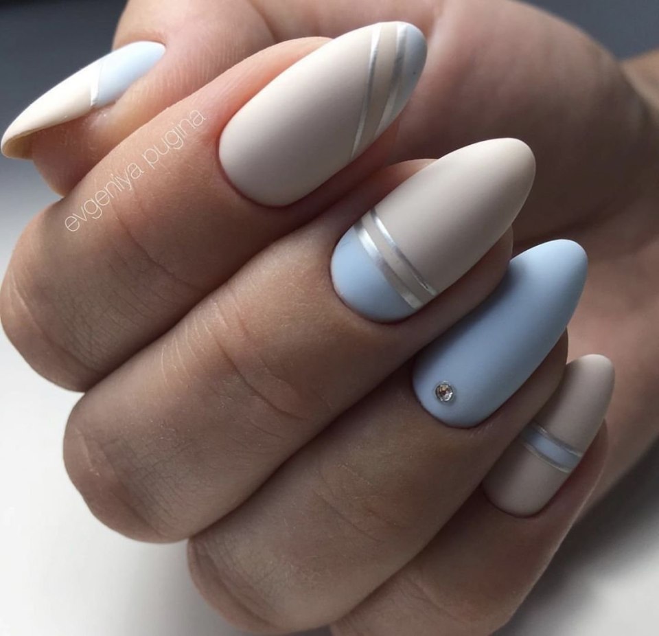 Матовые пастельные ногти