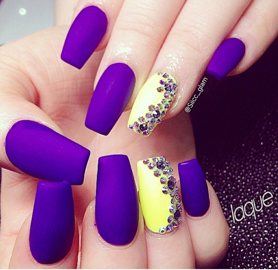 Essie Gel темно лиловый