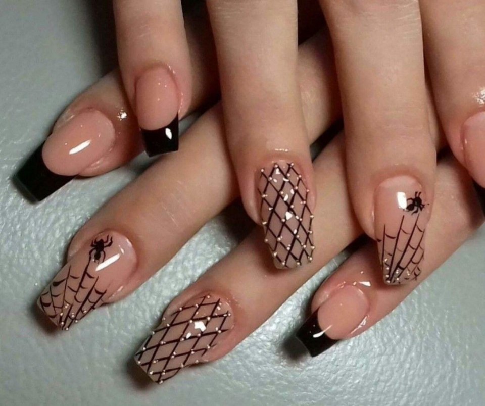 Маникюр с сеточкой