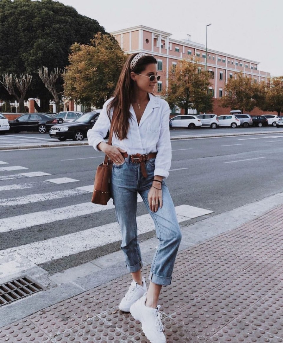 Образ с топом и джинсами