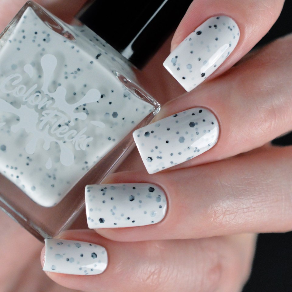 Маникюр перепелиное яйцо белый