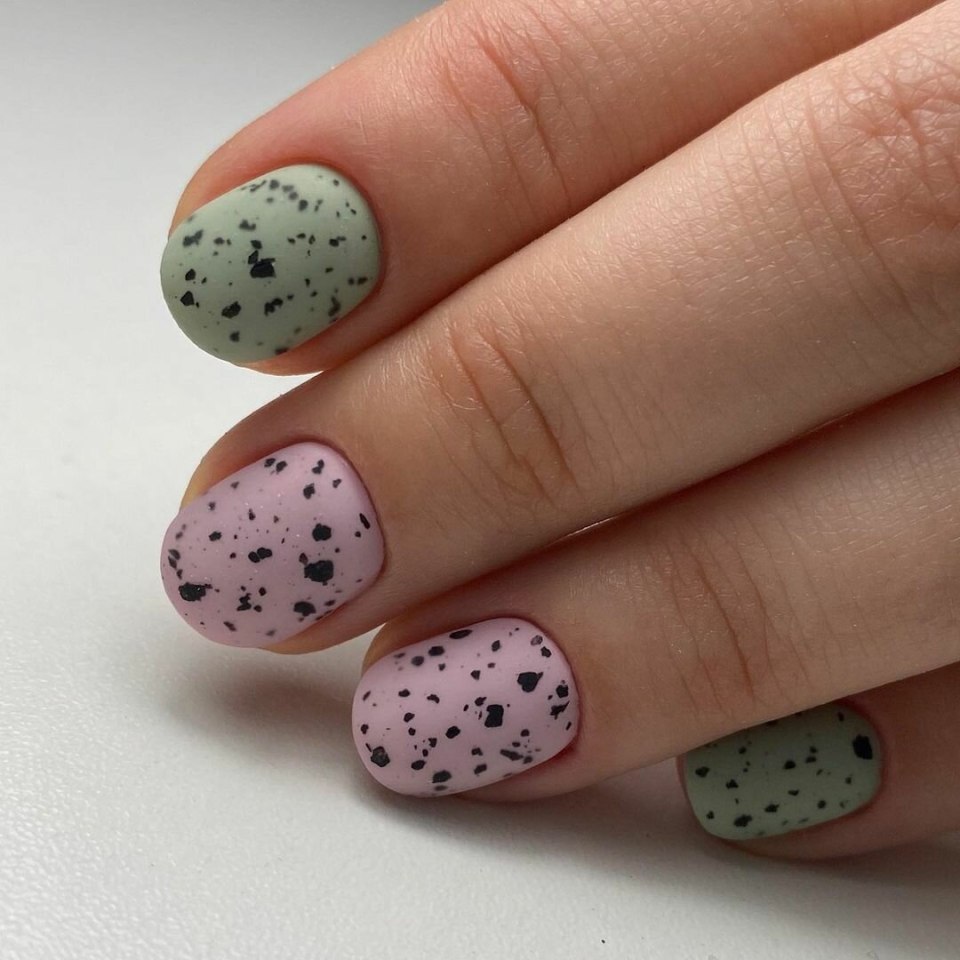 Матовое наращивание ногтей перепелиное яйцо