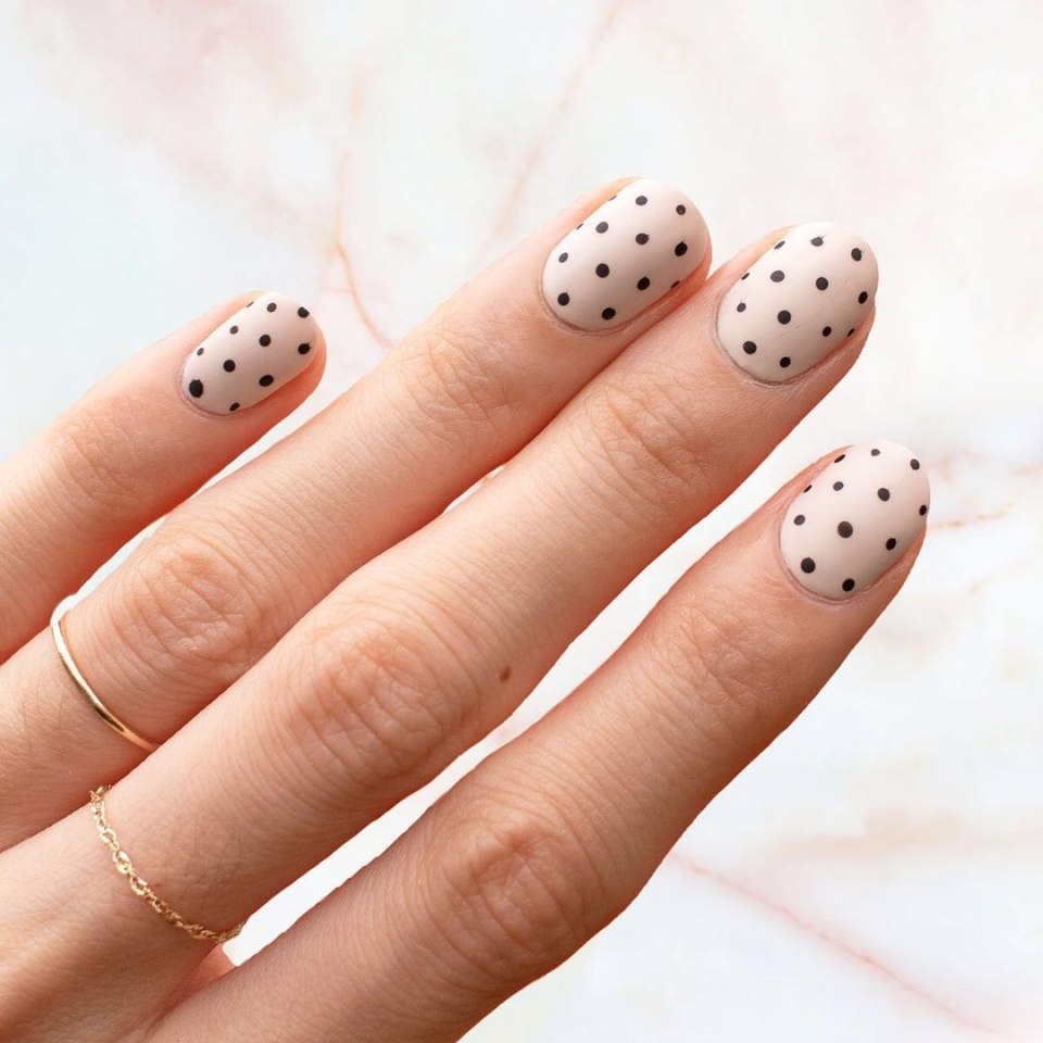 Ногти перепелиное яйцо