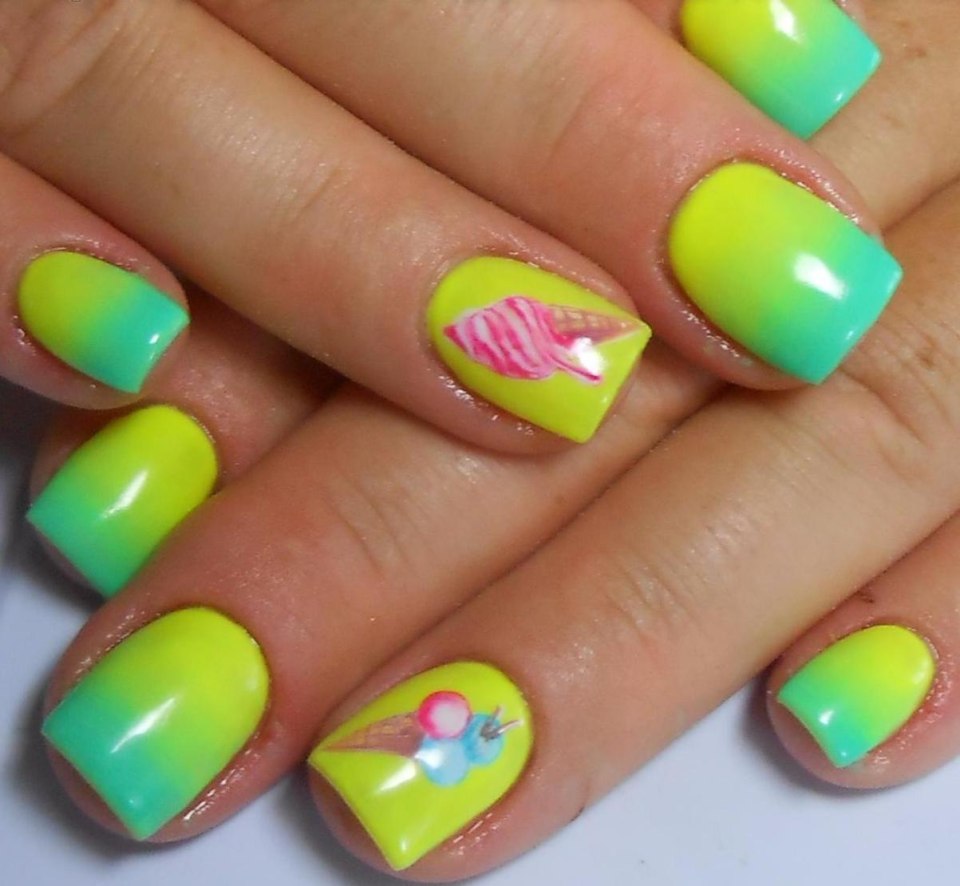 Unhas Francesinha