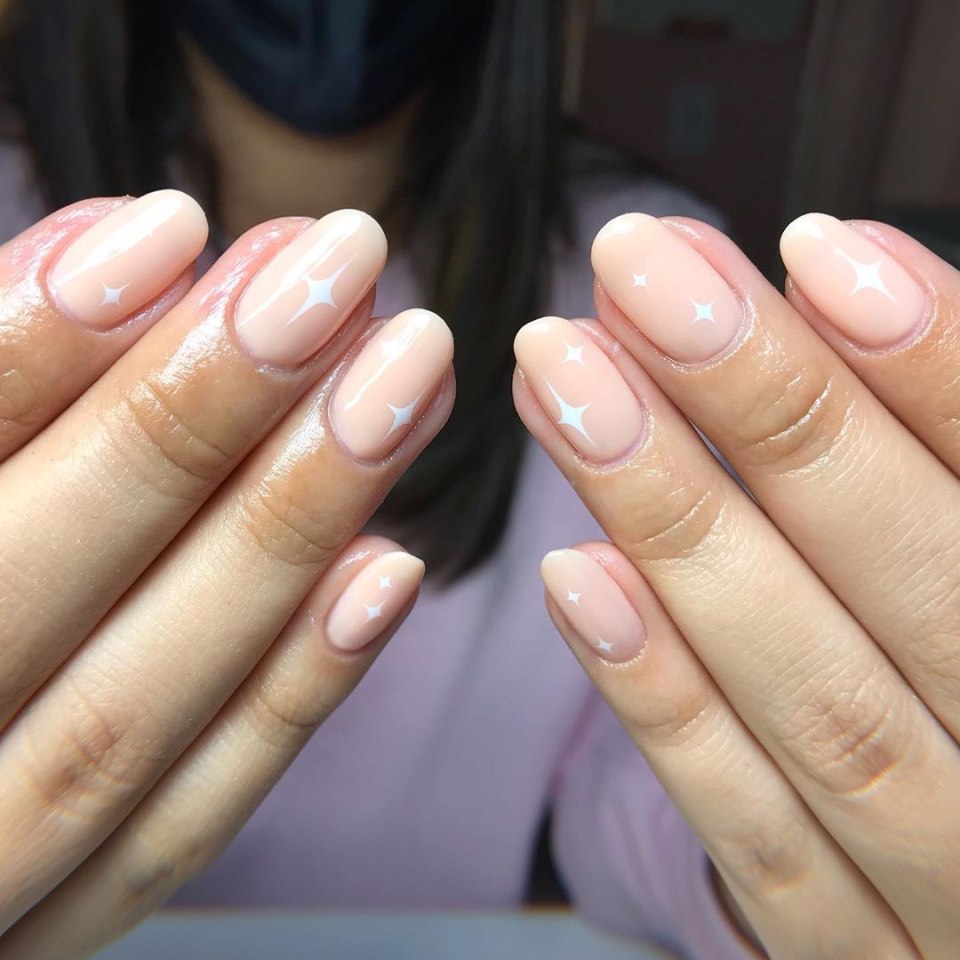 Нюдовые ногти камуфляж