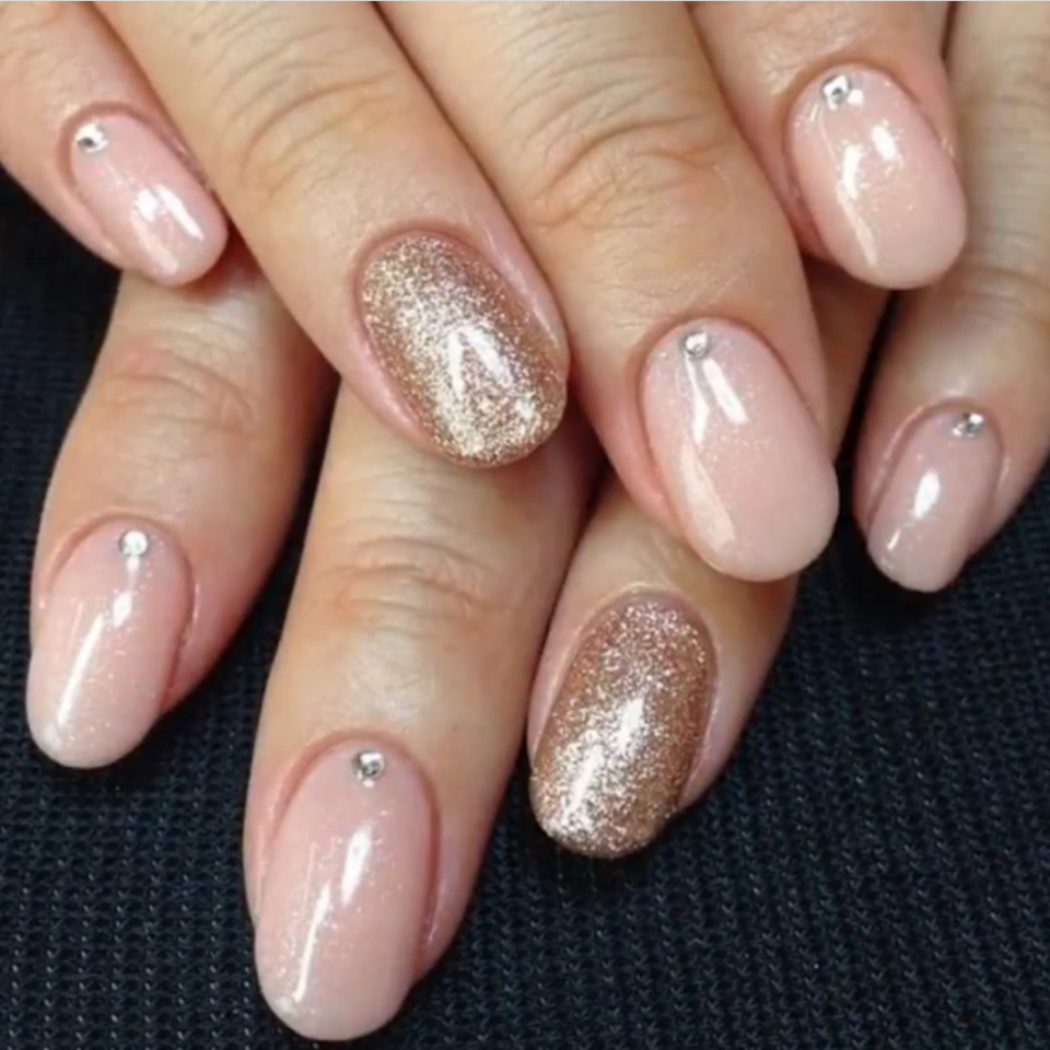 Фото ногти с алмазными блестками