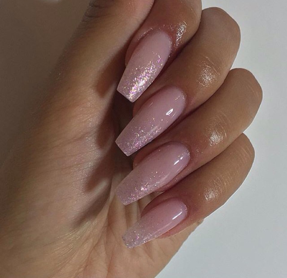 Маникюр с блестками