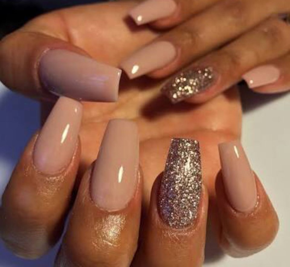 Маникюр с блестками