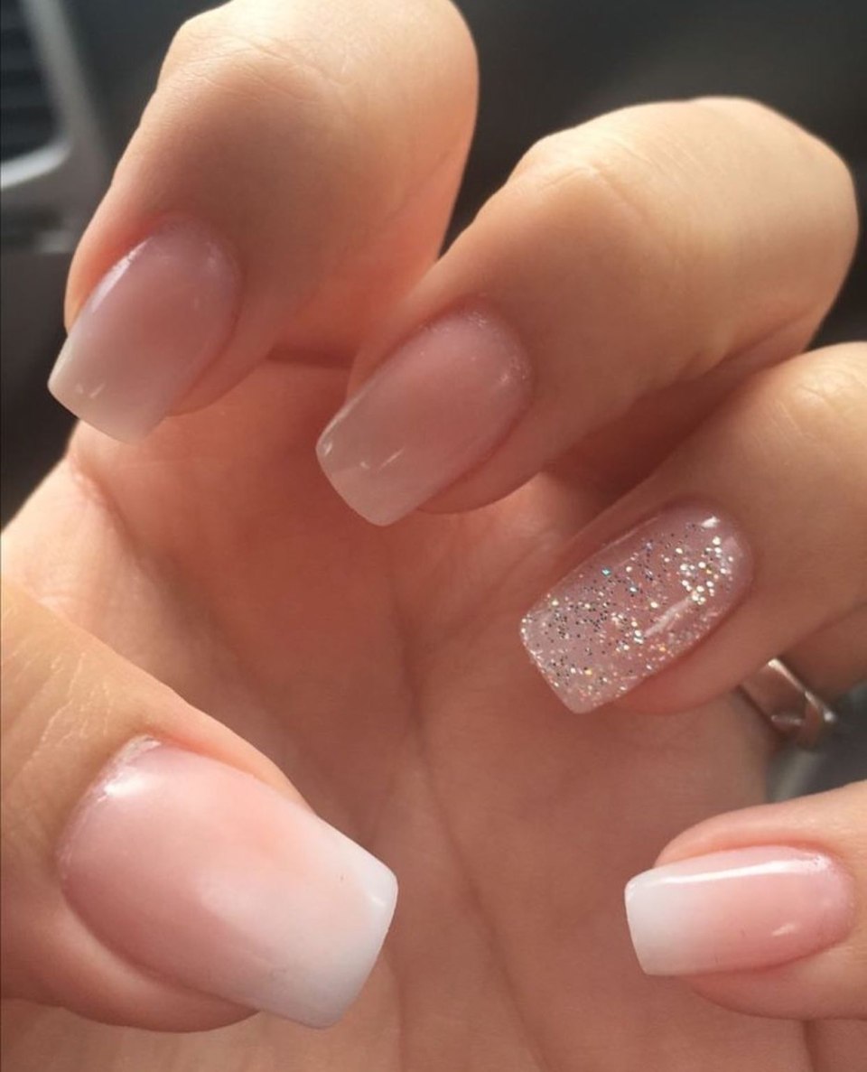 Маникюр градиент нюдовый