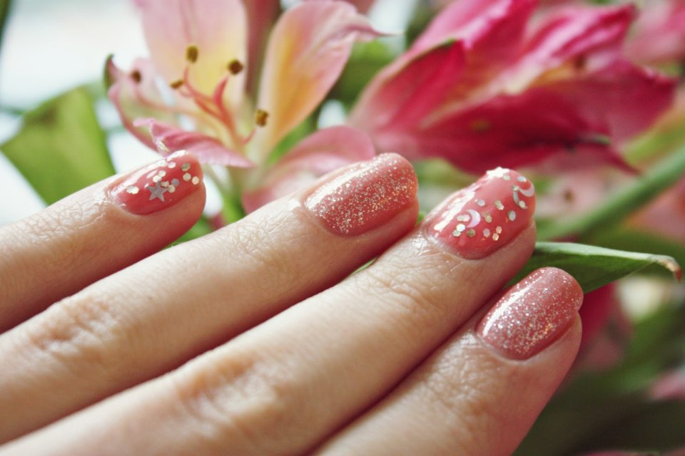 Маникюр с рисунком