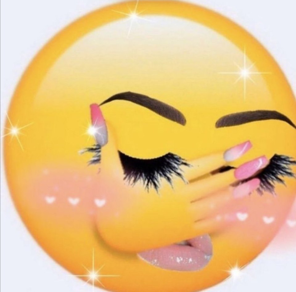 Смайлик с ресничками