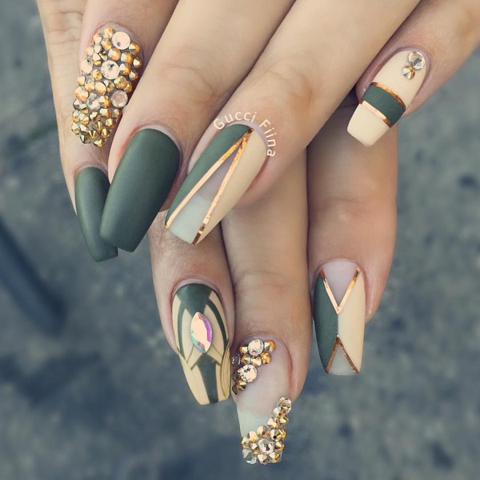 Оригинальный стильный маникюр